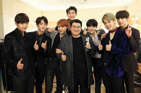 Jul 1, 2021 · While Bang PD has stepped down as the CEO of HYBE, there’s no denying that he will still be a big part of the company’s foundation and keep on taking care of the boys he has brought up! So, let’s remember 10 of the most iconic ways Bang PD has shown his support for BTS over the years: 1. When He Believed In Them Since Pre-Debut. 